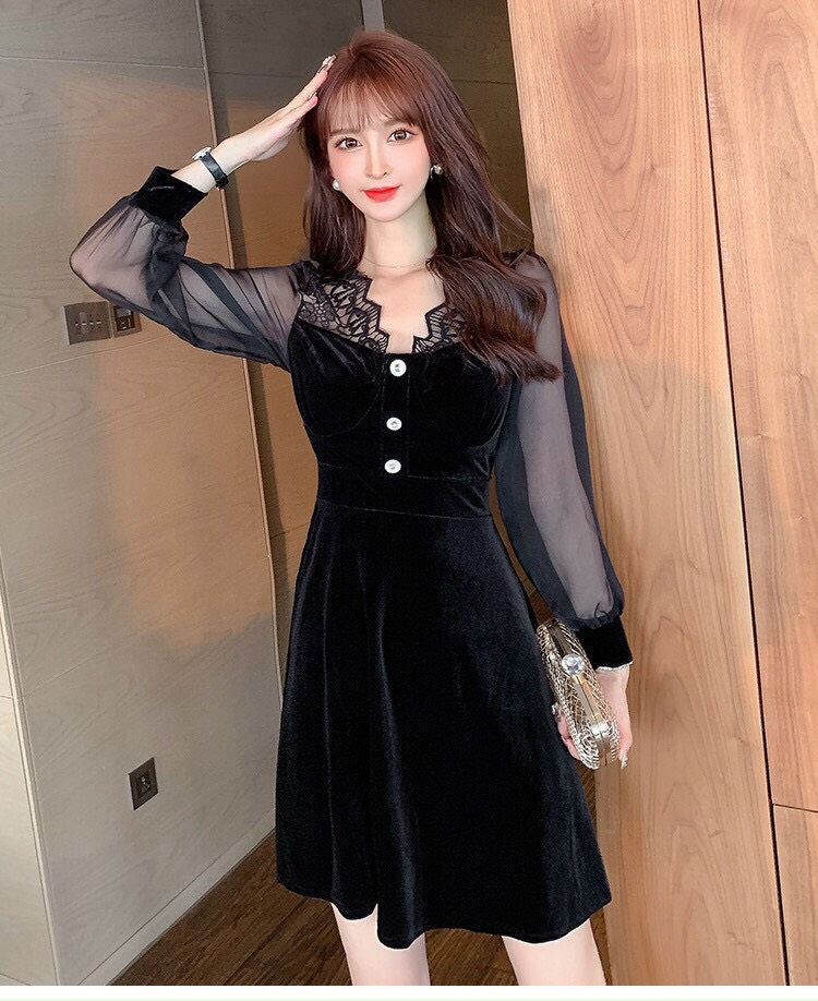 Đầm Nhung Cổ Ren 3 Nút - HN1021